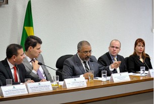 Debatedores defendem competncia penal para a Justia do Trabalho